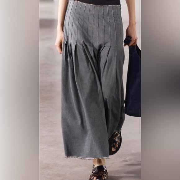 COPY - pleated Midi Skirt ZW Collection - Picture 5 of 10